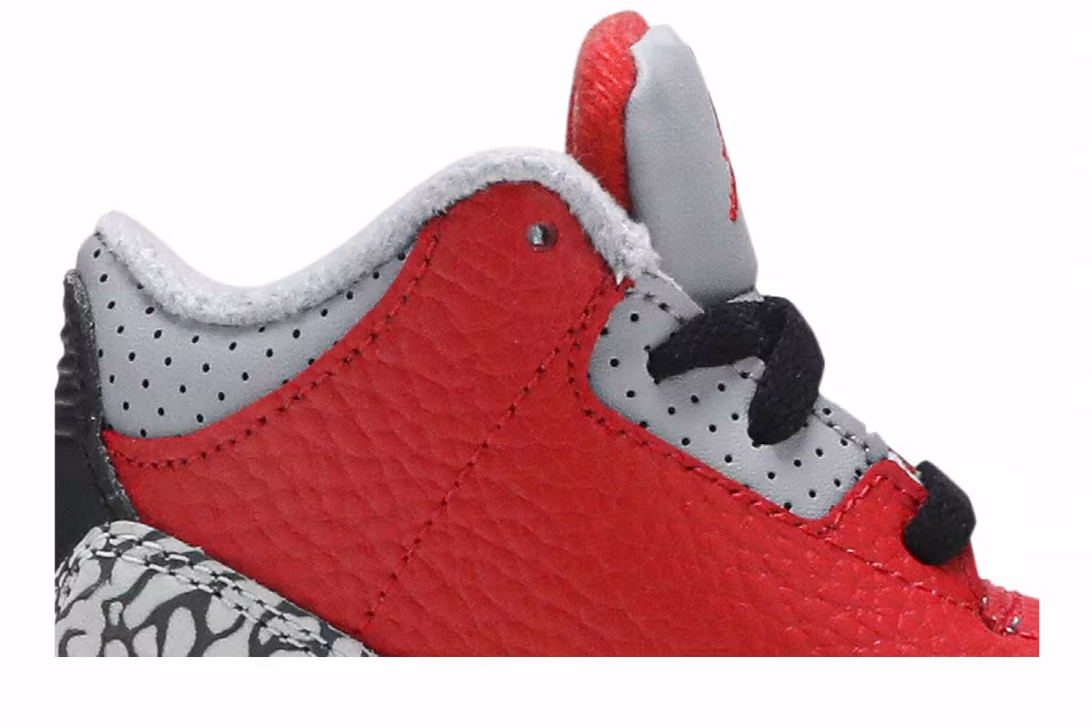 Air Jordan 3 SE TD Unite, view 3