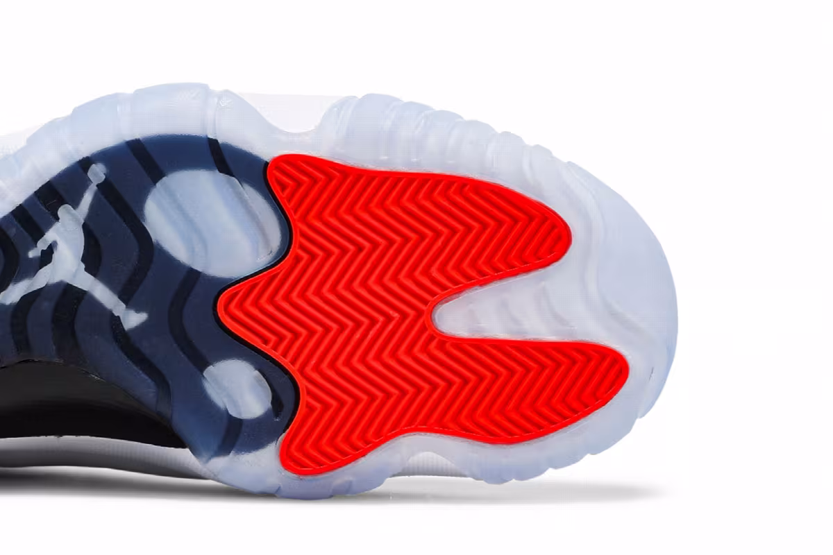 Air Jordan 11 Adapt White, view 6