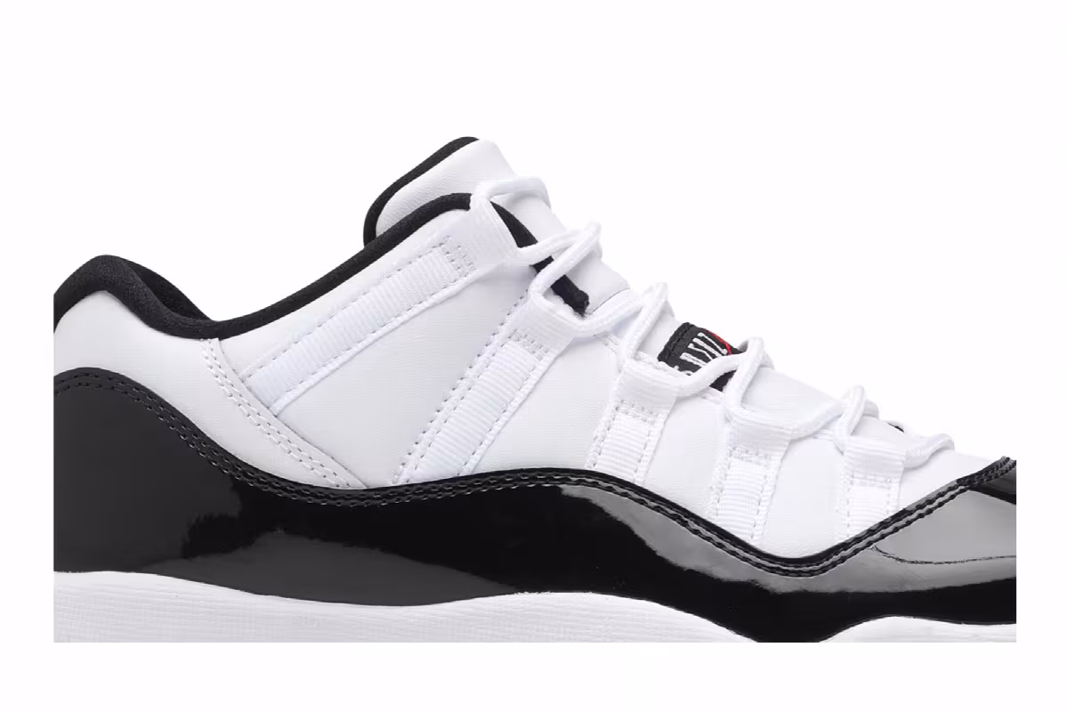 Air Jordan 11 Low GS Concord-Bred, view 3