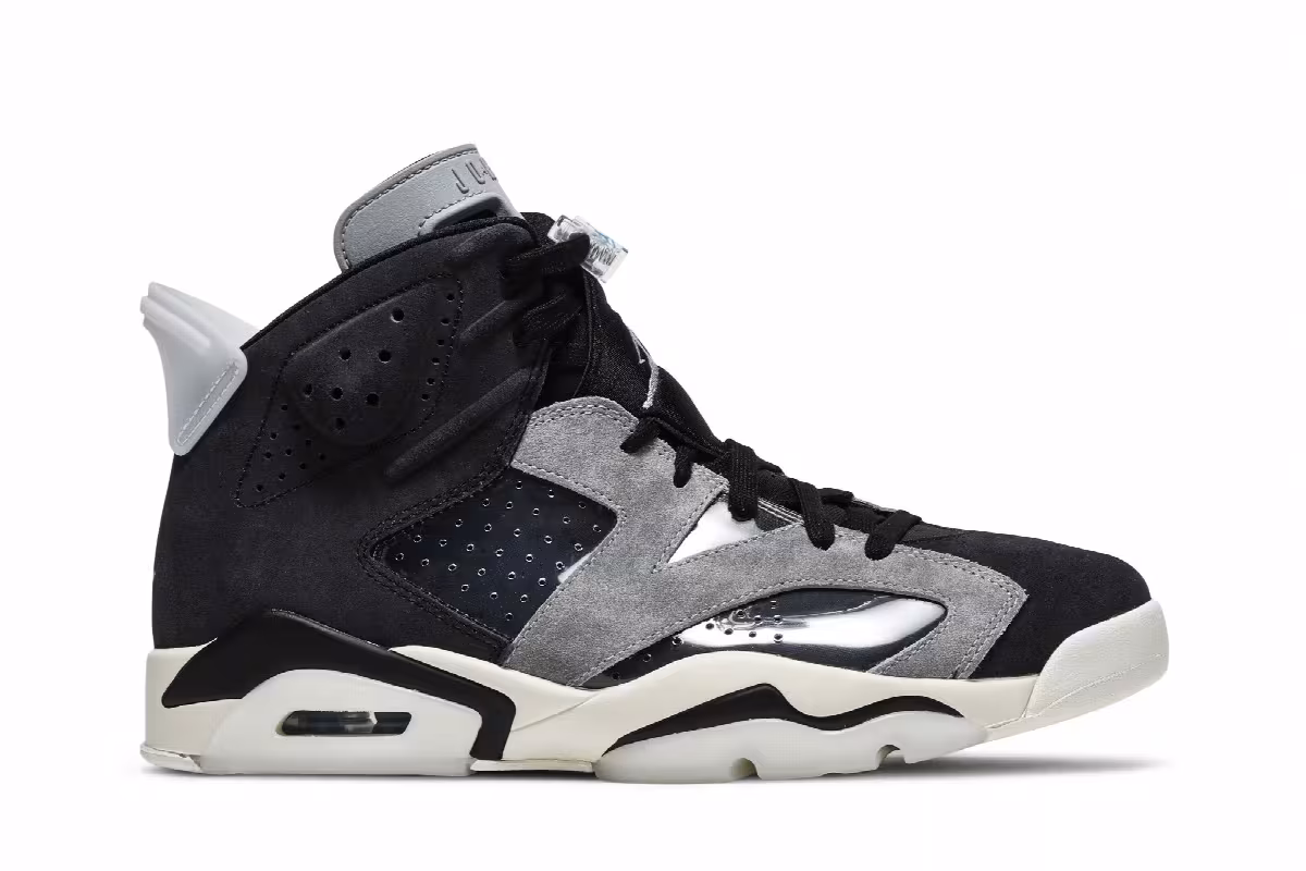 Women's Air Jordan 6 Tech Chrome, view 2