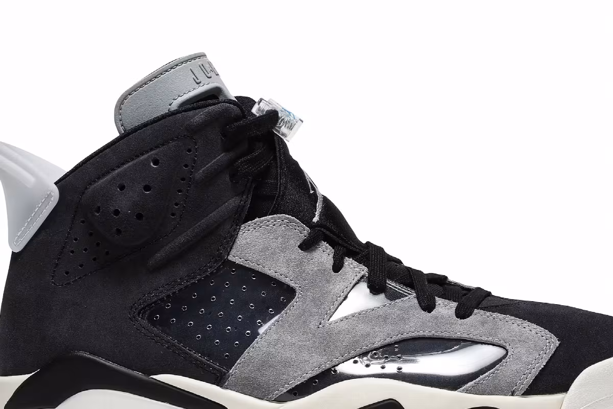 Women's Air Jordan 6 Tech Chrome, view 3