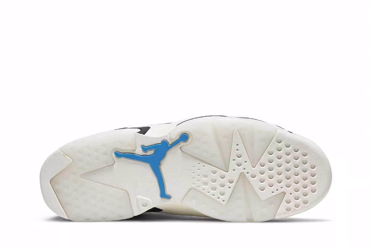 Women's Air Jordan 6 Tech Chrome, view 5
