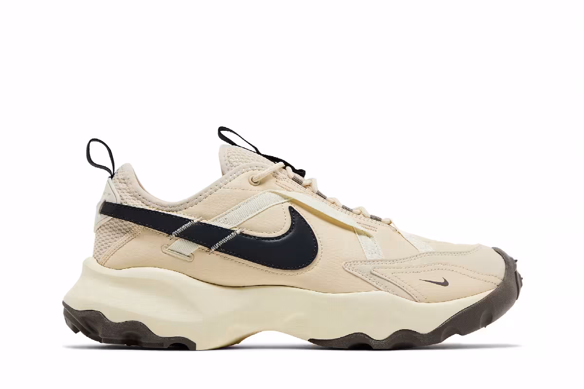 Nike Women's TC 7900 Beach Off Noir, view 2