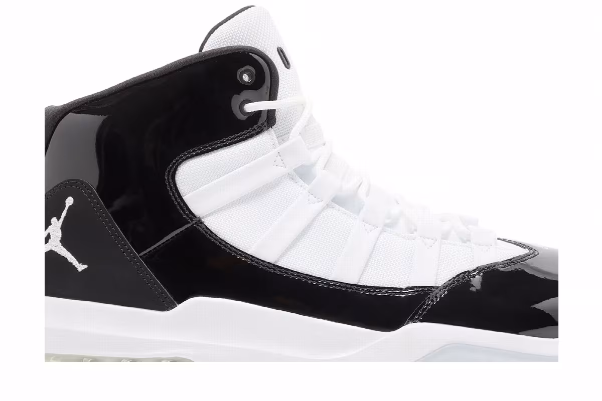 Air Jordan Max Aura Black White, view 3