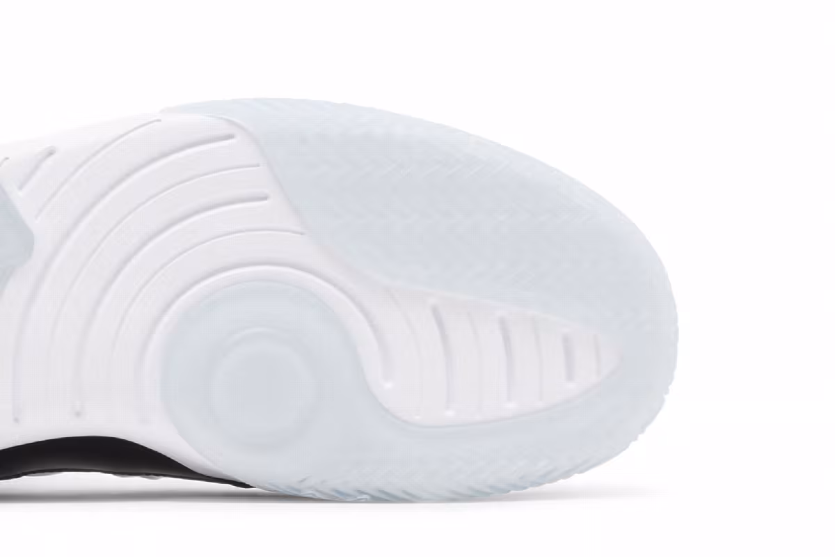 Air Jordan Max Aura Black White, view 6