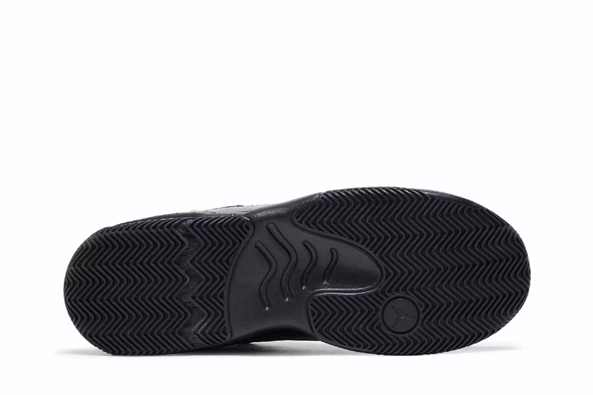 Air Jordan Max Aura 2 GS Triple Black, view 5