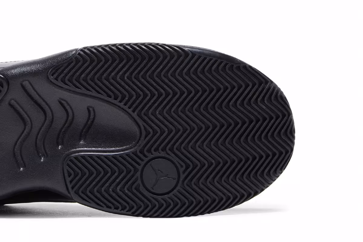Air Jordan Max Aura 2 GS Triple Black, view 6