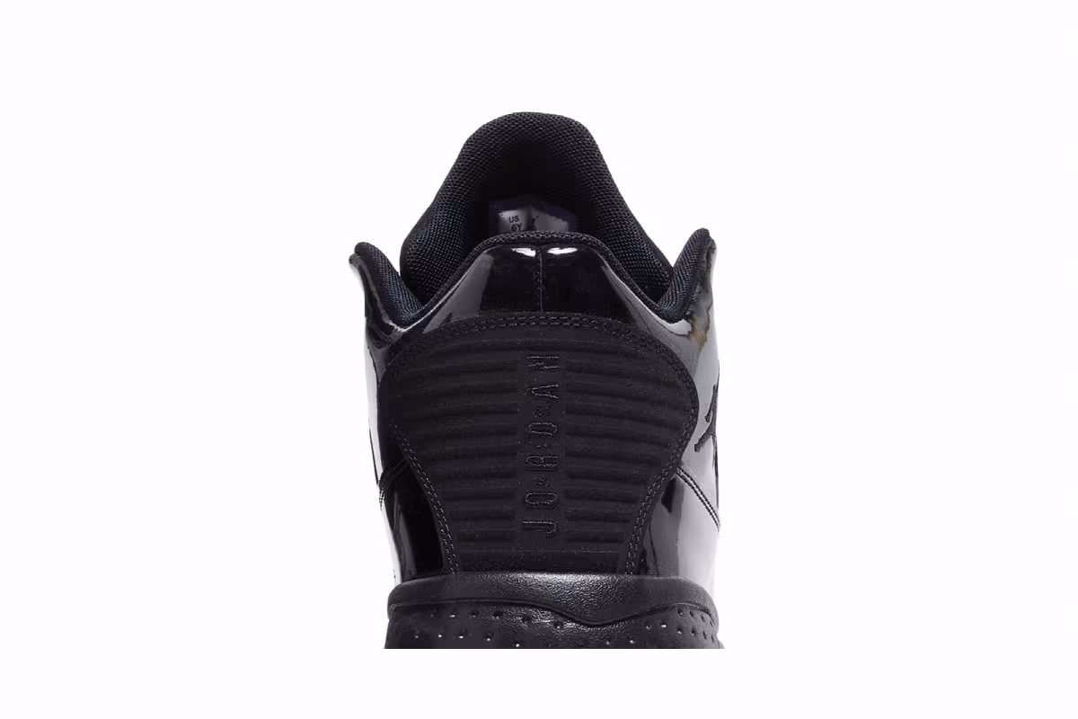 Air Jordan Max Aura 2 GS Triple Black, view 8