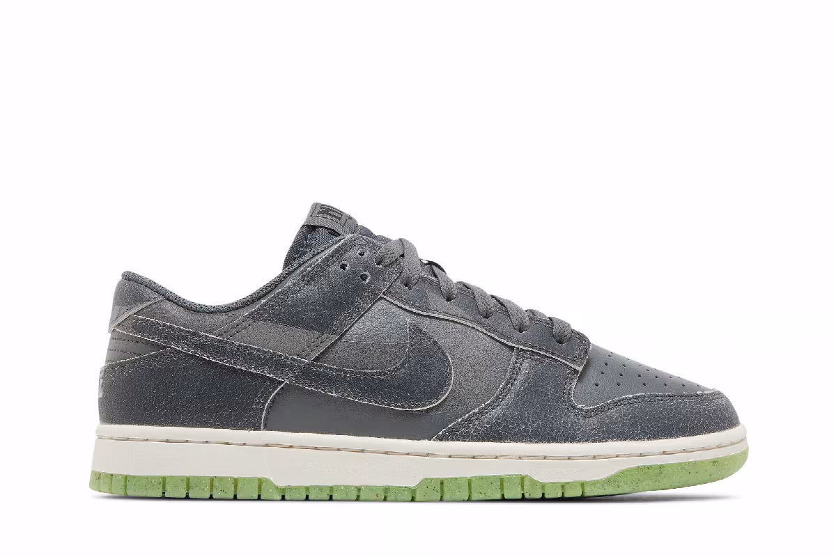Nike Dunk Low SE Halloween - Cauldron, view 2