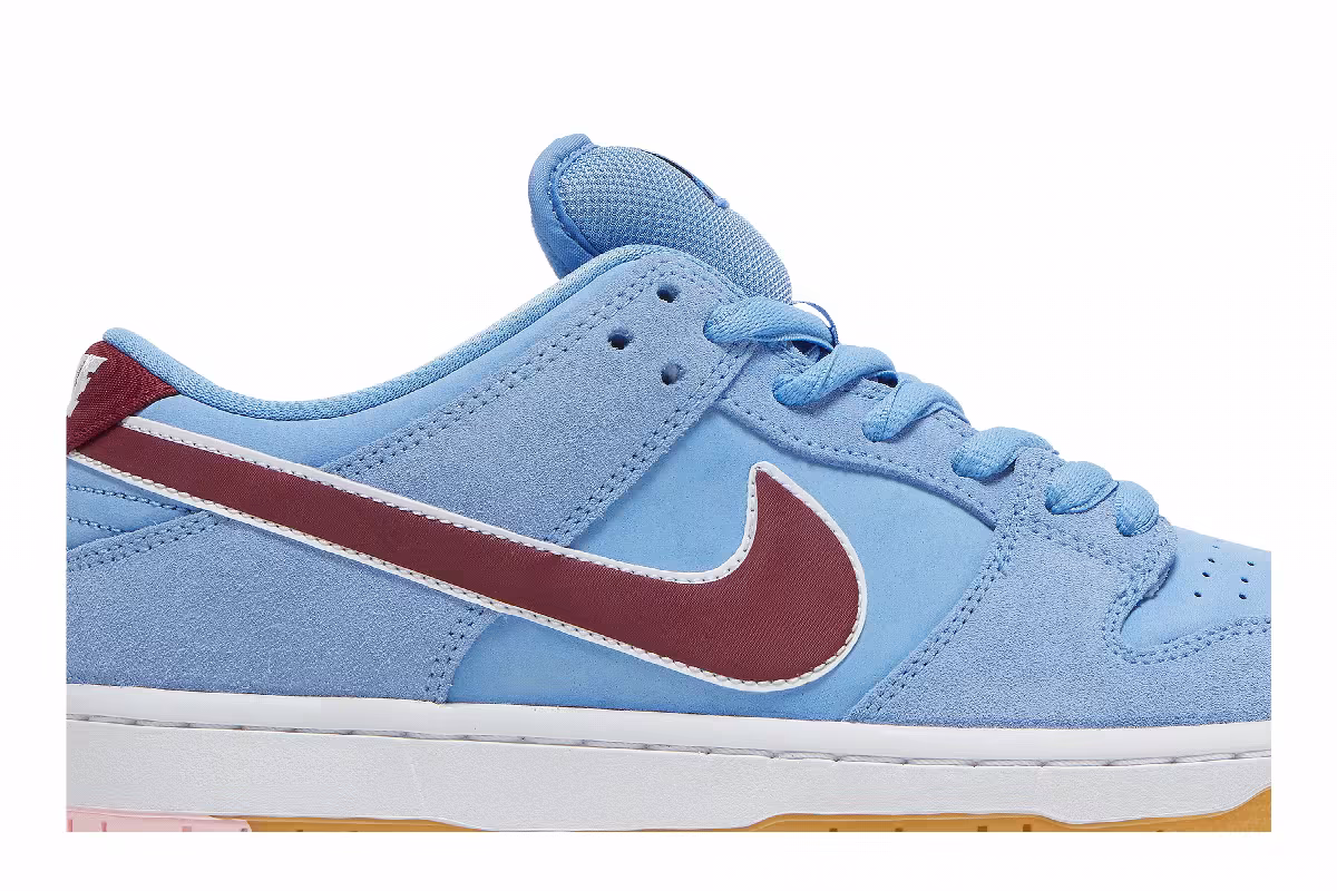 Nike Dunk Low Premium SB Philadelphia Phillies, view 3