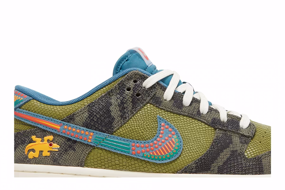 Nike Dunk Low SiEMPRE Familia, view 3