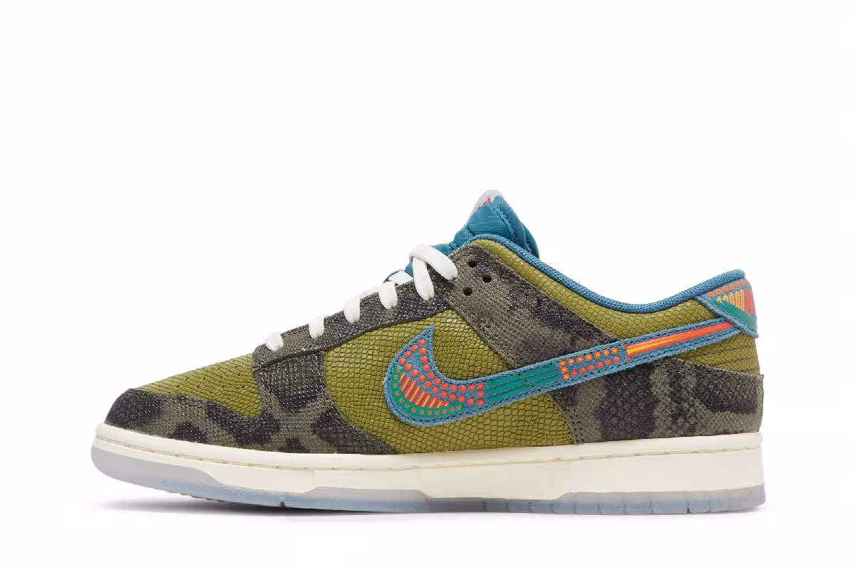 Nike Dunk Low SiEMPRE Familia, view 4