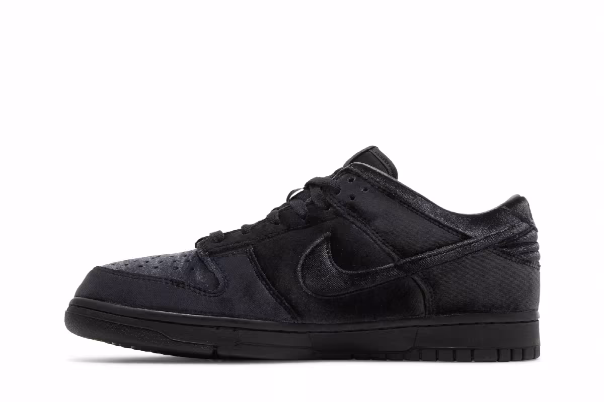 Dover Street Market x Nike Dunk Low Black Velvet, view 4