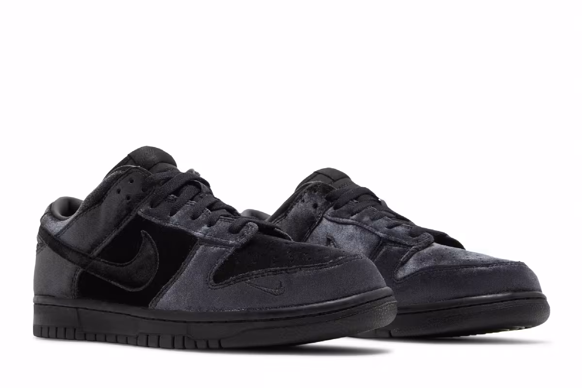 Dover Street Market x Nike Dunk Low Black Velvet, view 9