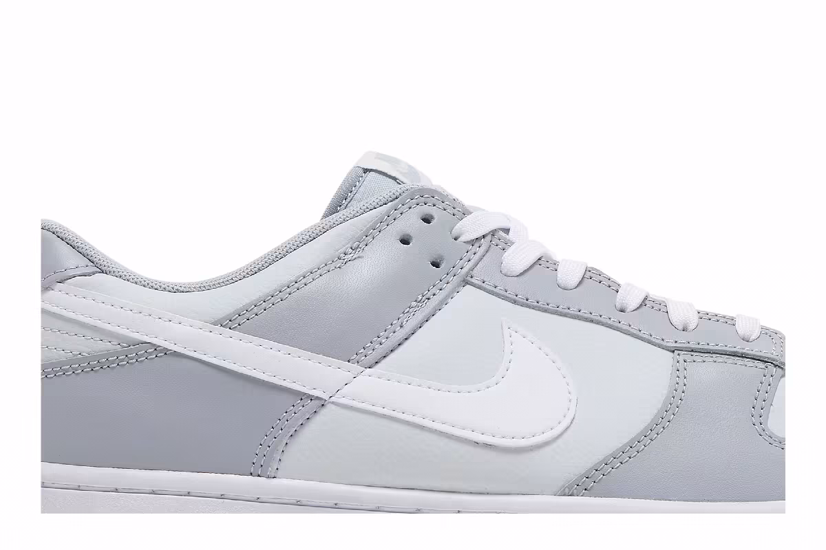 Nike Dunk Low Pure Platinum Wolf Grey, view 3