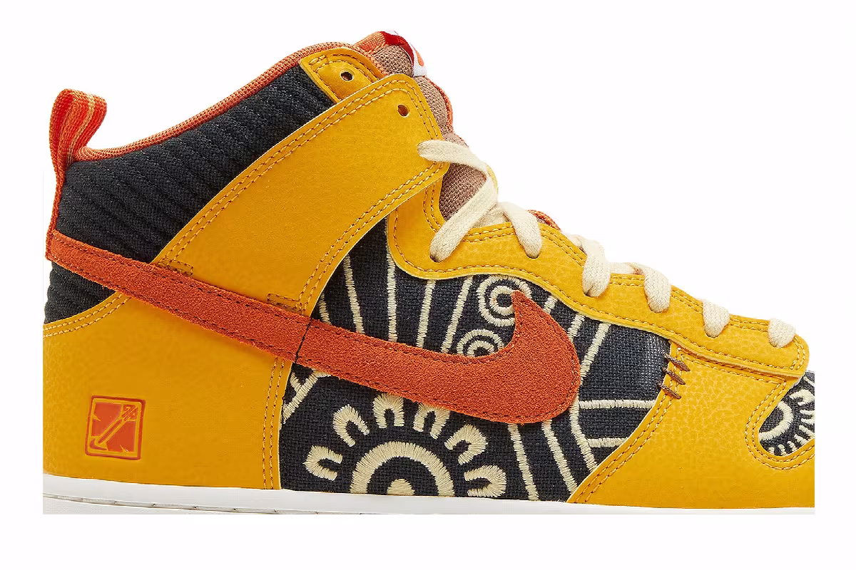Nike Dunk High Somos Familia, view 3