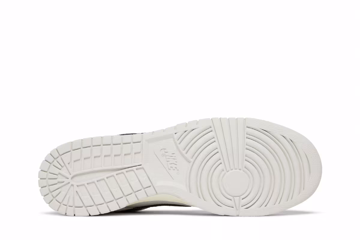Nike Dunk Low Certified Fresh, view 5