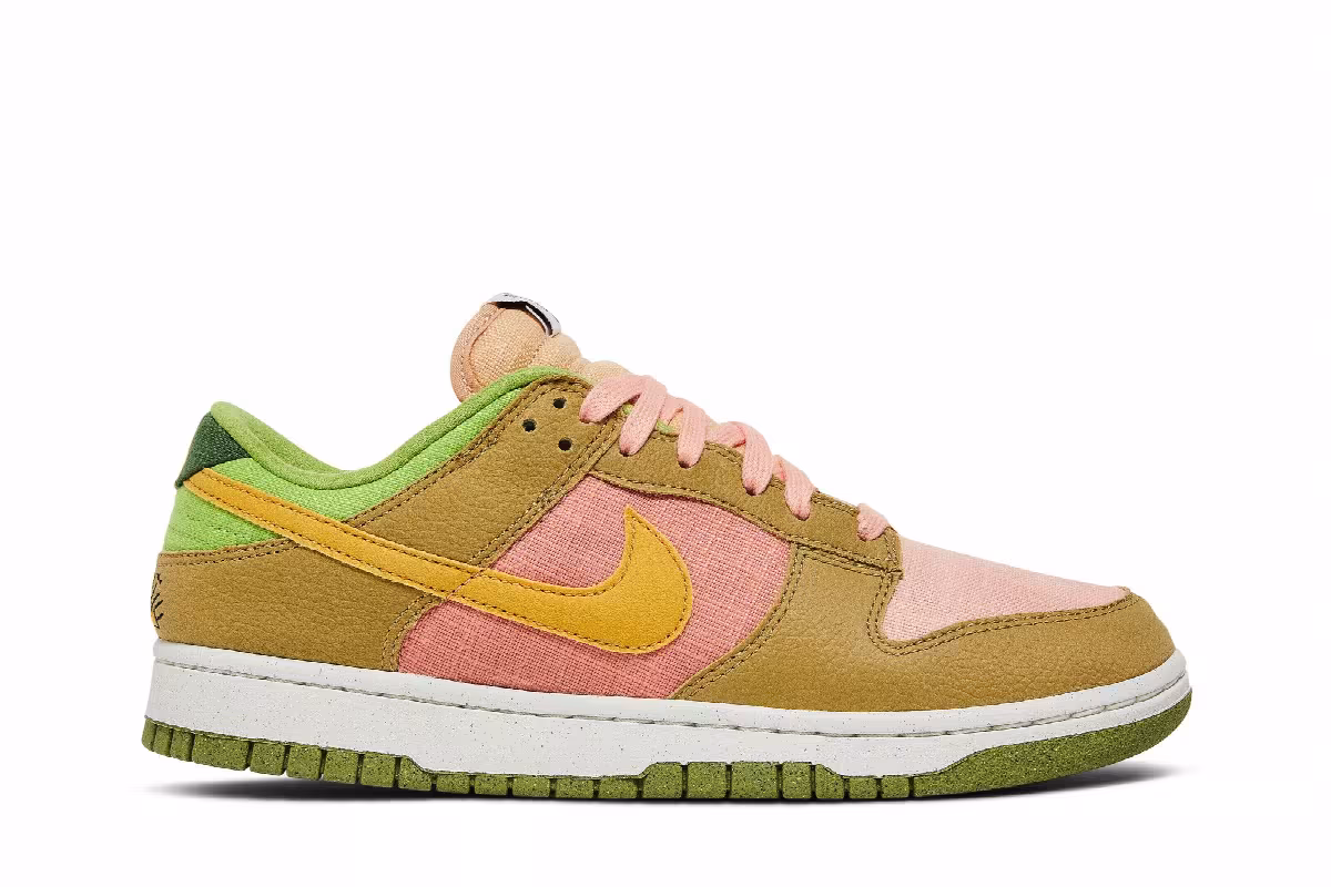 Nike Dunk Low Sun Club - Arctic Orange Sanded Gold, view 2