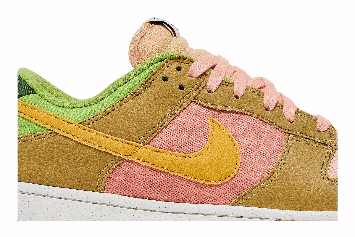 Nike Dunk Low Sun Club - Arctic Orange Sanded Gold, view 3