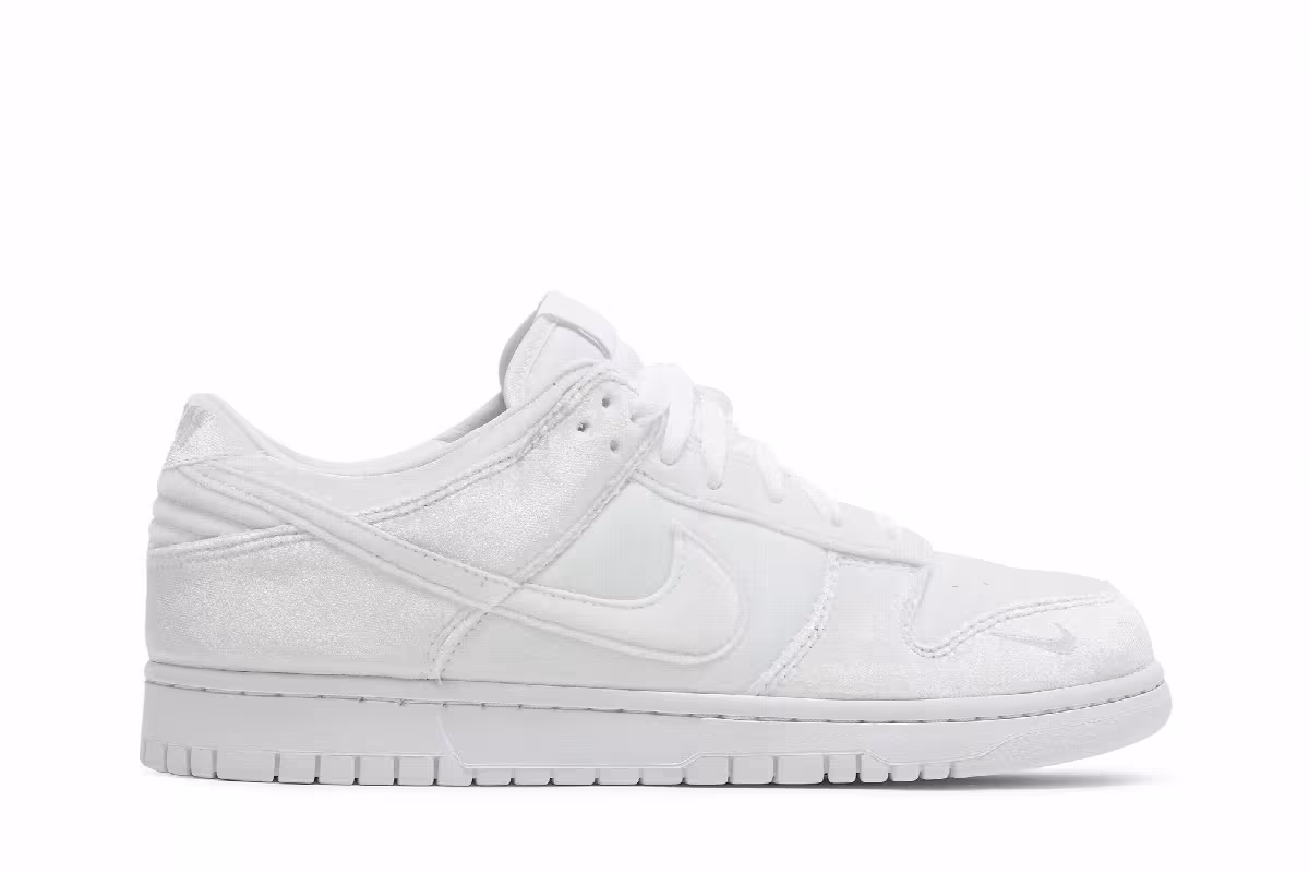 Dover Street Market x Nike Dunk Low White Velvet, view 2