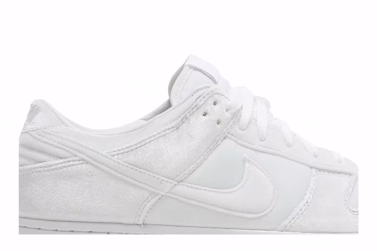 Dover Street Market x Nike Dunk Low White Velvet, view 3