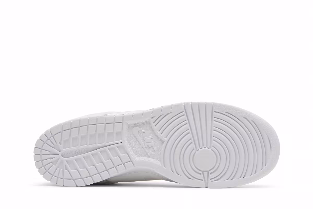 Dover Street Market x Nike Dunk Low White Velvet, view 5