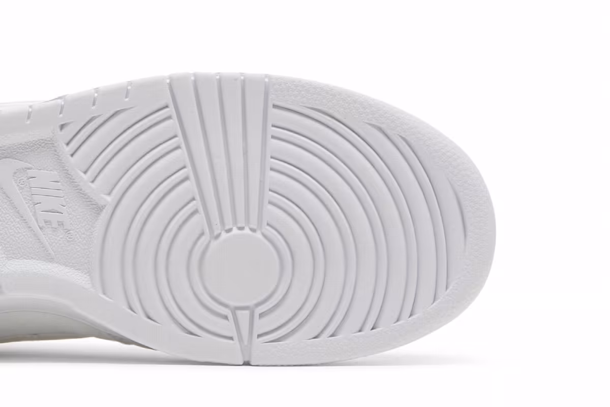 Dover Street Market x Nike Dunk Low White Velvet, view 6