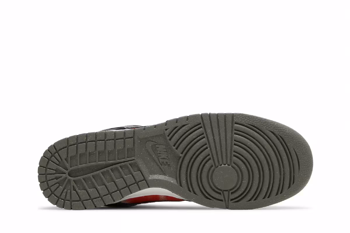 Nike Dunk Low Graffiti Pack - Black Red, view 5