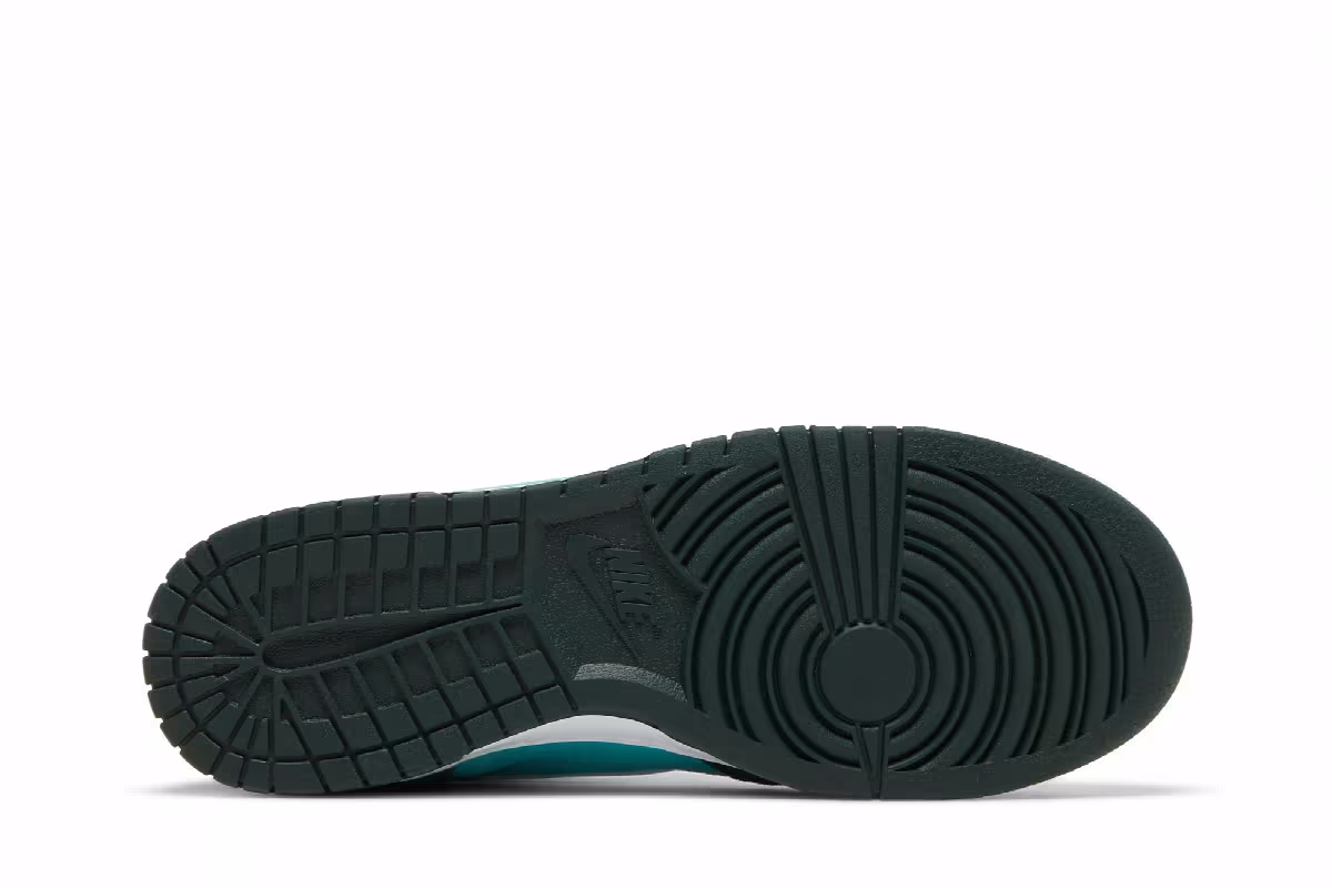 Nike Dunk High SE Athletic Club - Pro Green, view 5