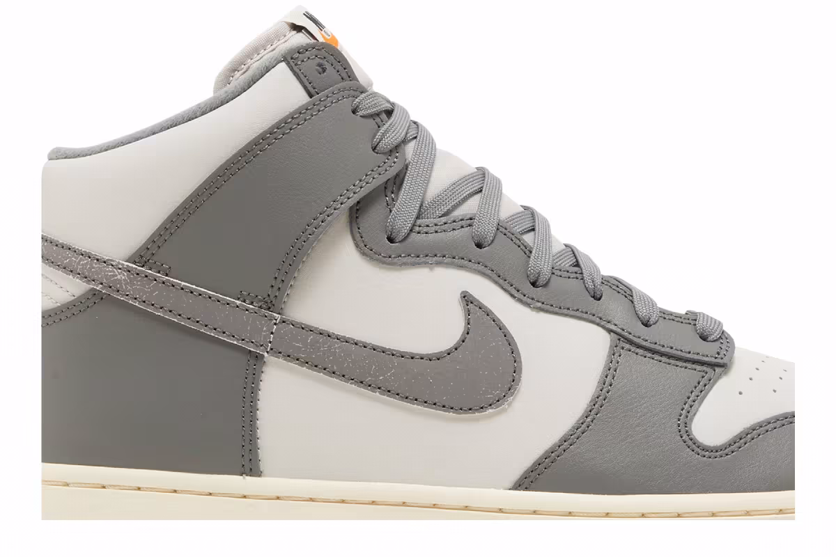 Nike Dunk High SE Light Bone, view 3