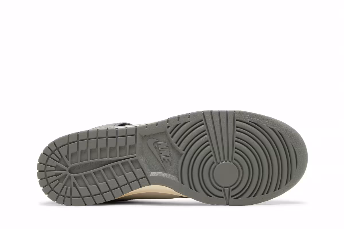 Nike Dunk High SE Light Bone, view 5