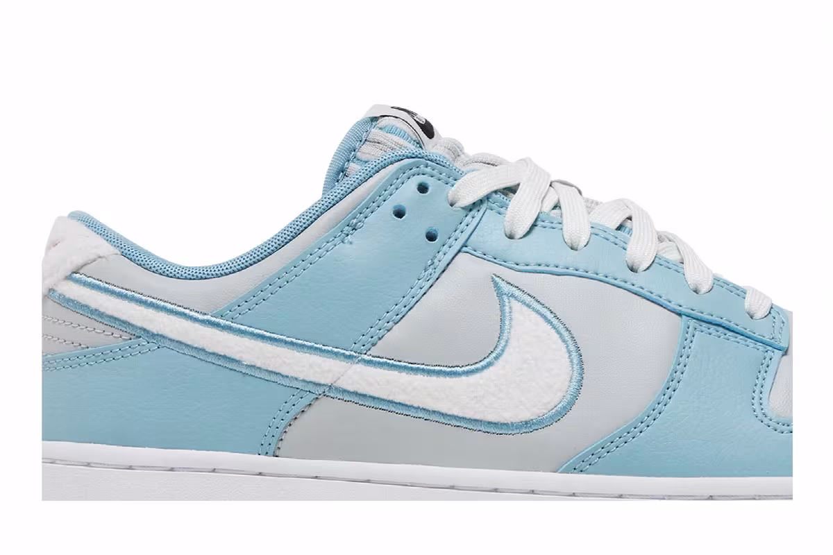 Nike Dunk Low Fleece Swoosh - Light Blue, view 3