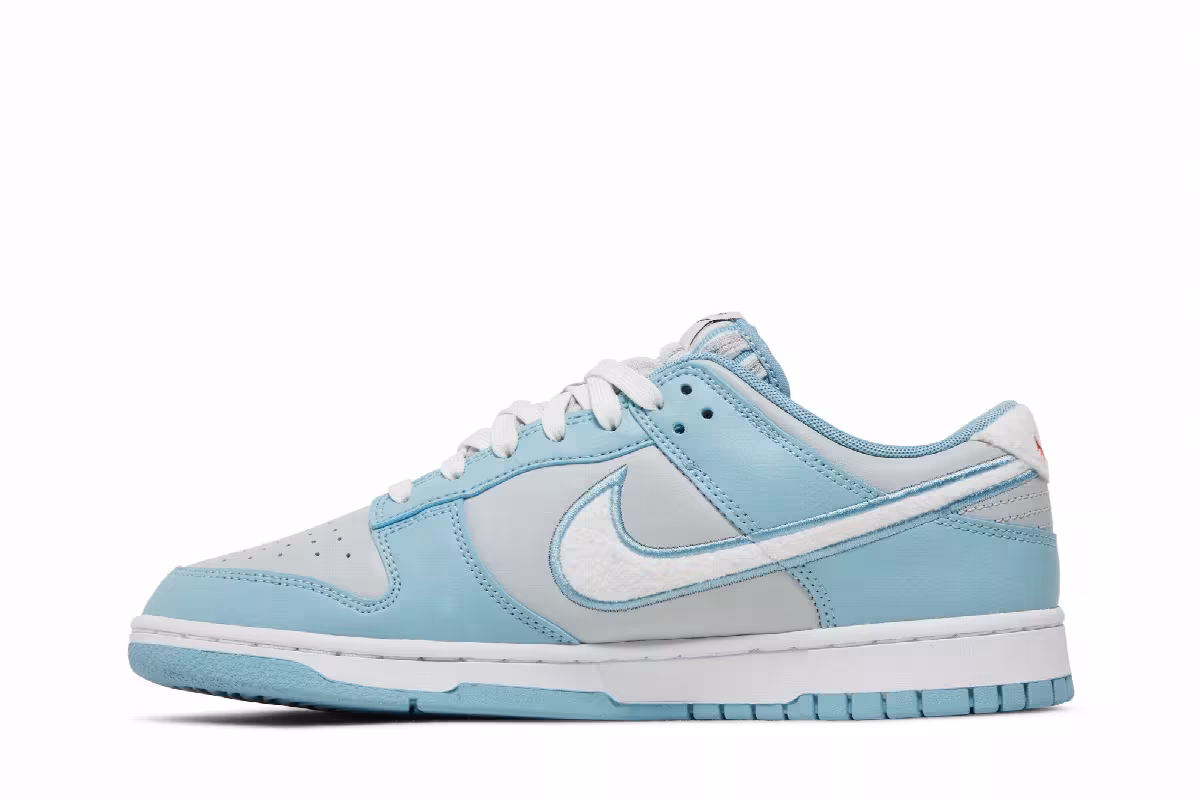 Nike Dunk Low Fleece Swoosh - Light Blue, view 4