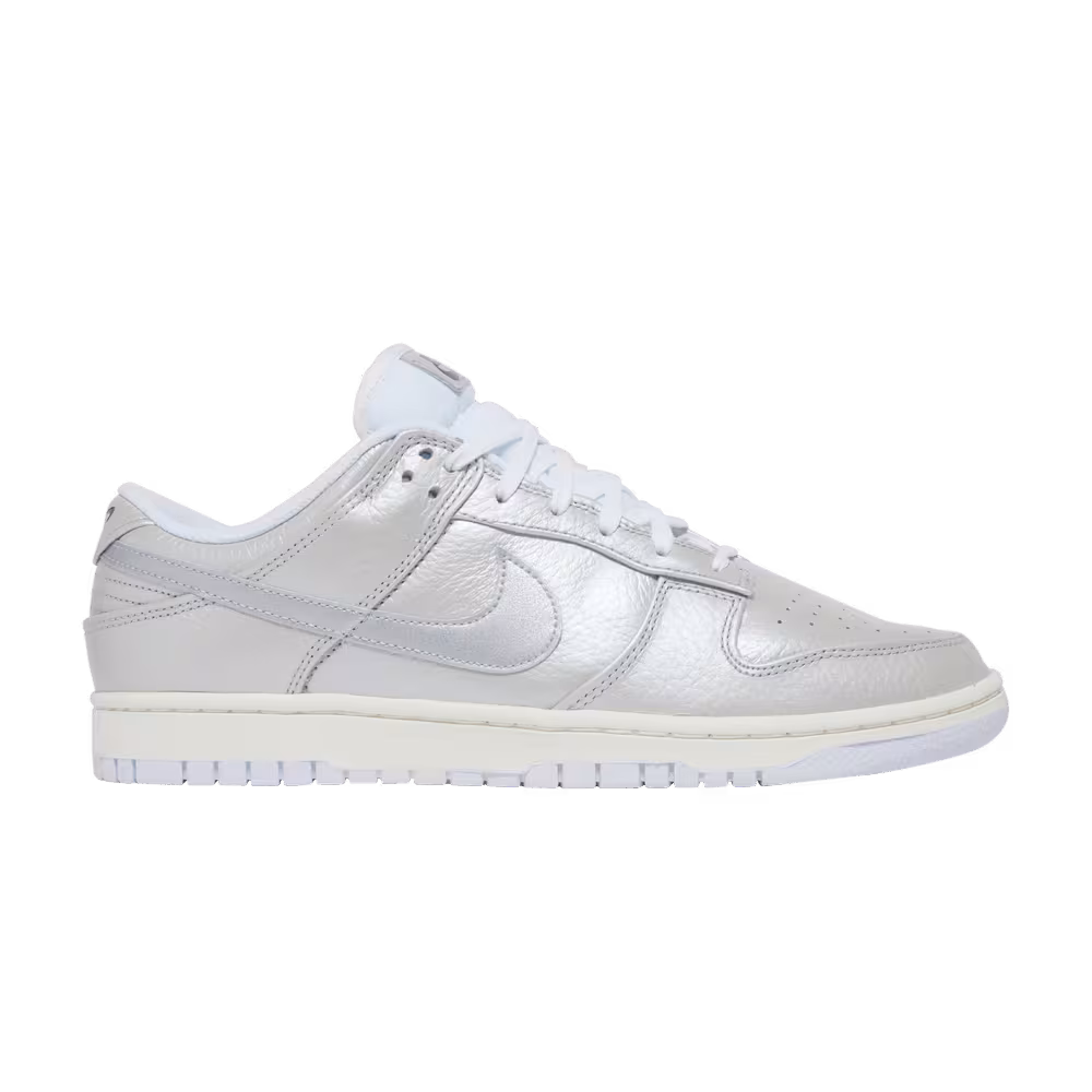 Nike Dunk Low SE Metallic Silver