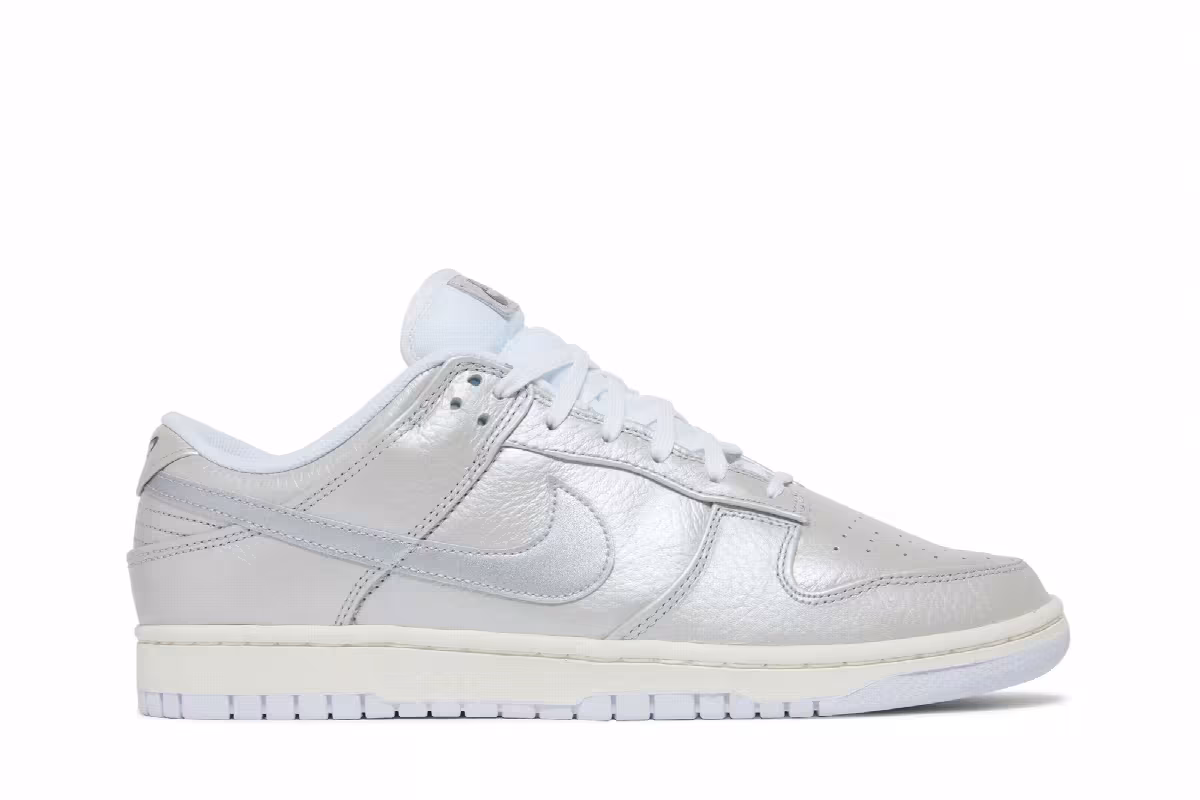 Nike Dunk Low SE Metallic Silver, view 2