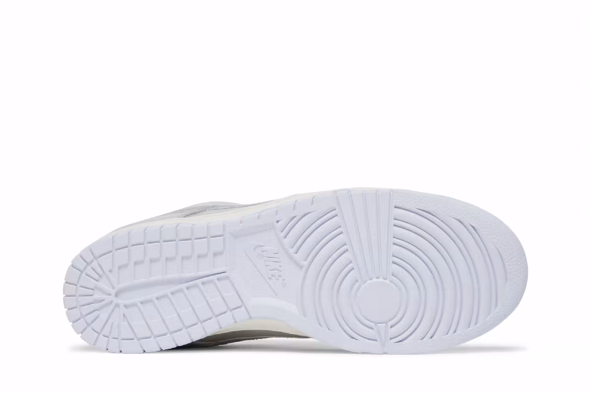 Nike Dunk Low SE Metallic Silver, view 5