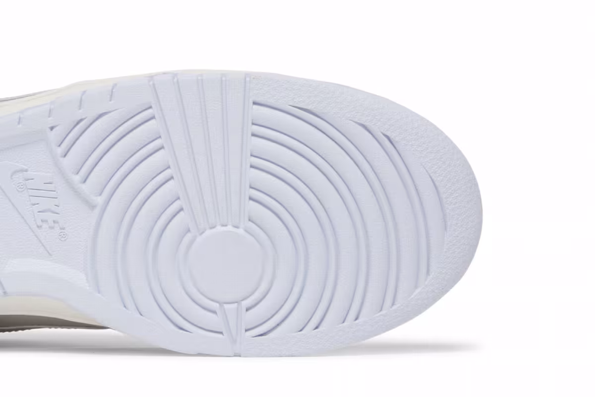 Nike Dunk Low SE Metallic Silver, view 6