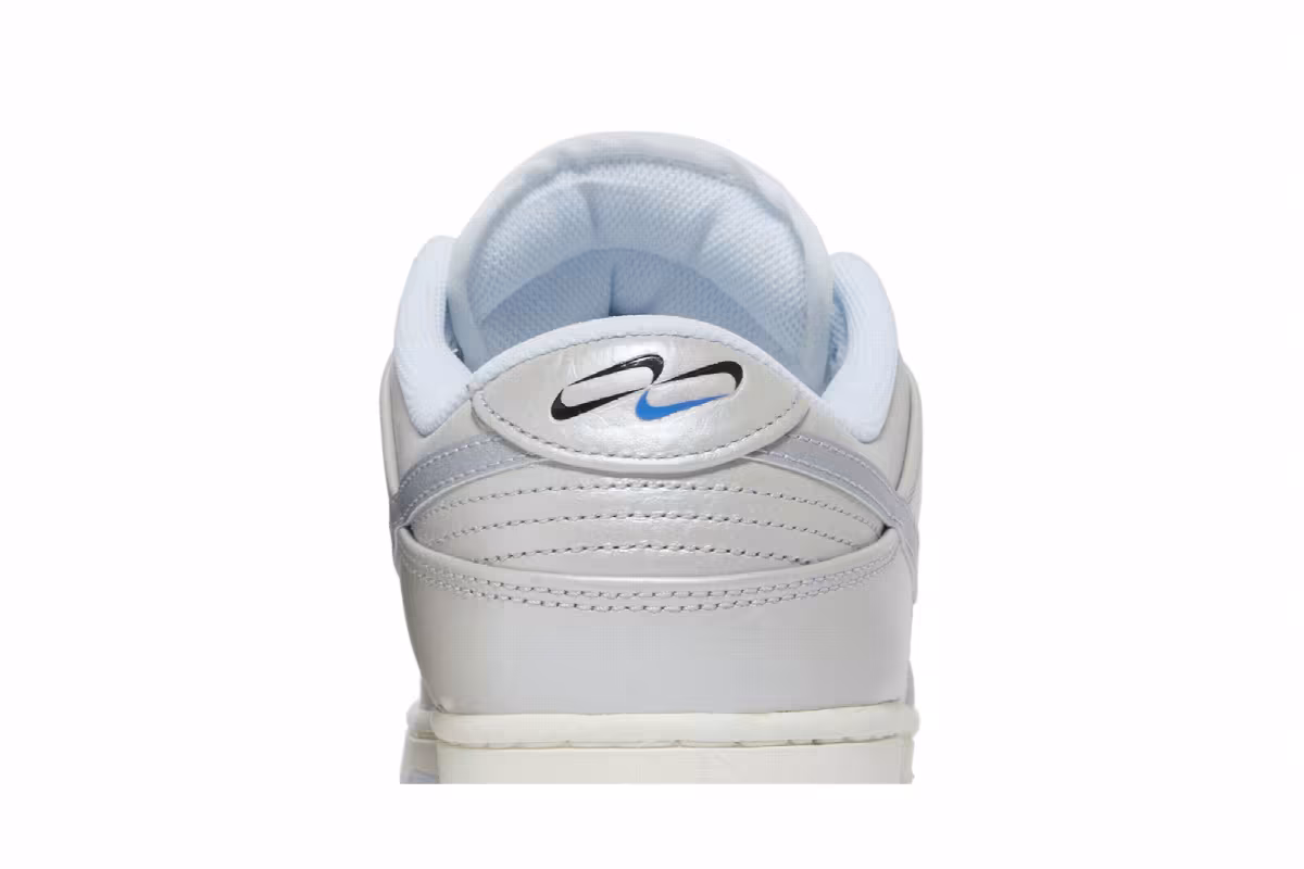 Nike Dunk Low SE Metallic Silver, view 8