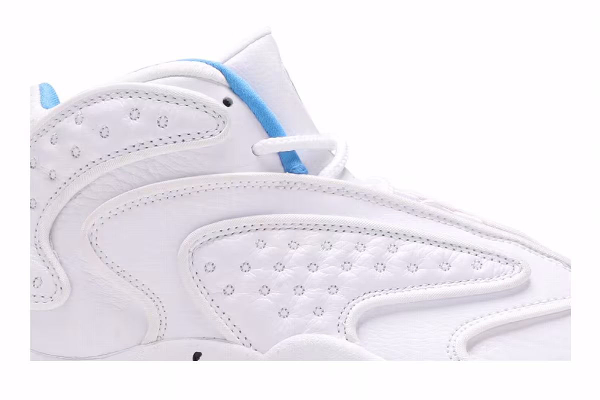 Women's Air Jordan OG UNC, view 3