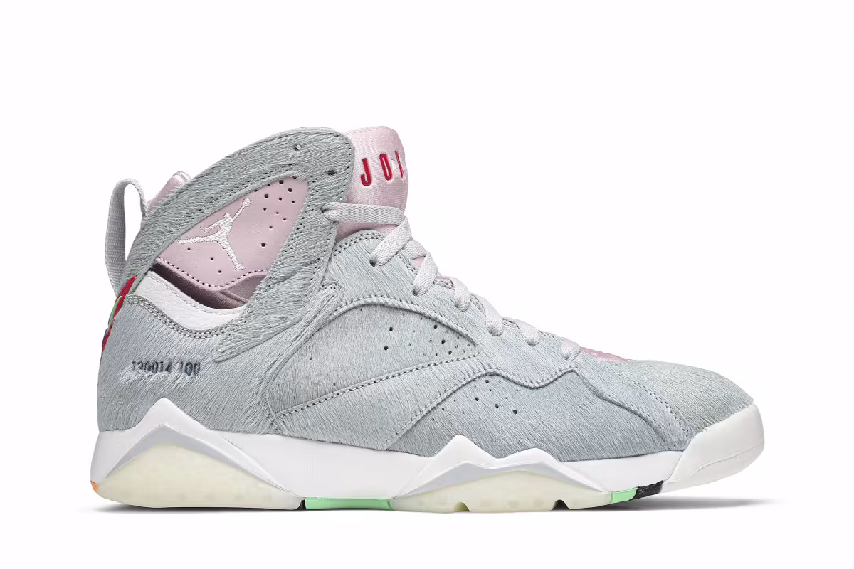 Air Jordan 7 SE Hare 2.0, view 2