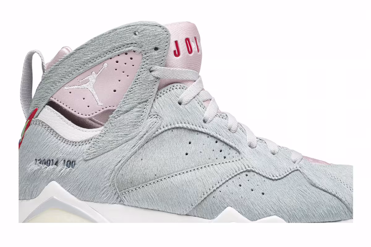 Air Jordan 7 SE Hare 2.0, view 3