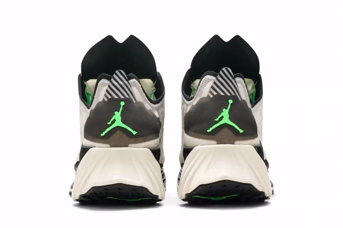 Air Jordan Zoom Trunner Ultimate Light Orewood Brown, view 7