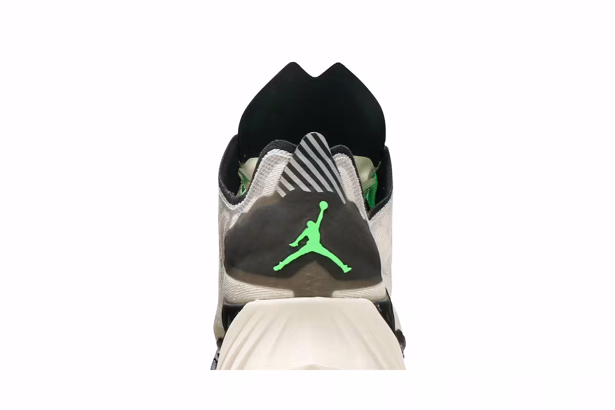 Air Jordan Zoom Trunner Ultimate Light Orewood Brown, view 8