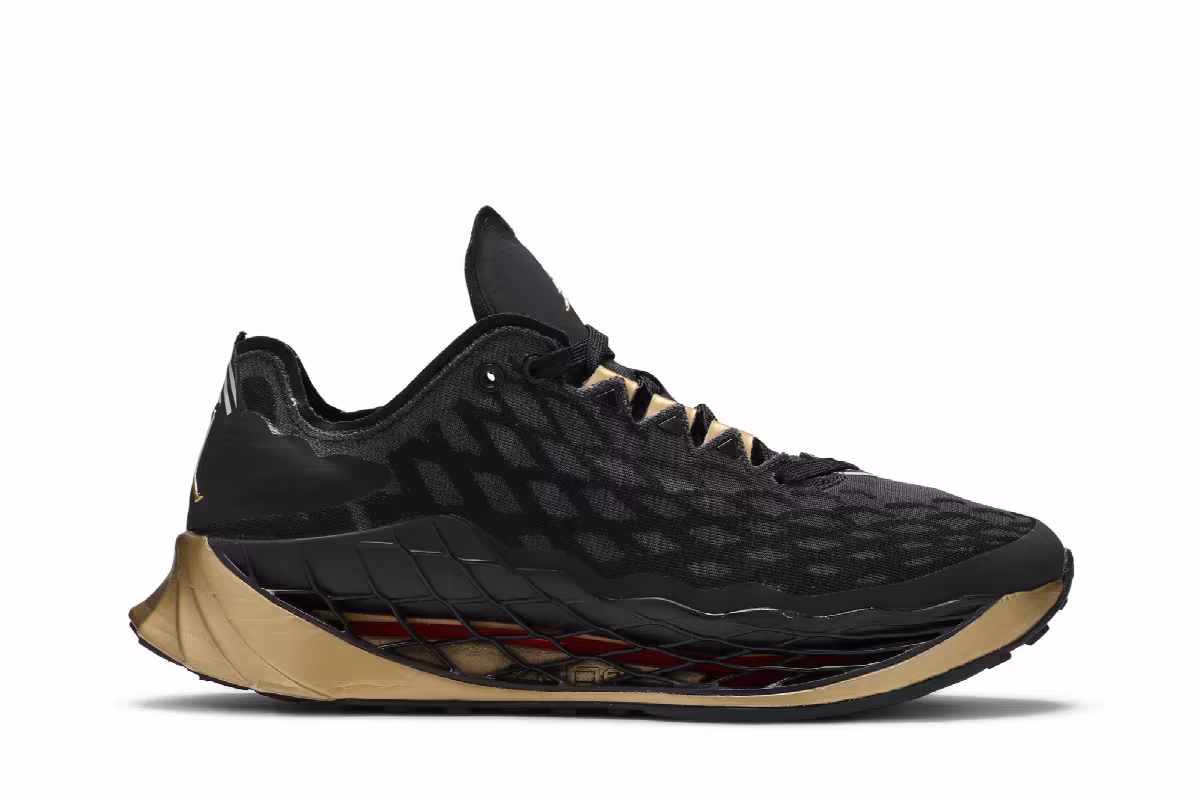 Air Jordan Zoom Trunner Ultimate Black Metallic Gold, view 2