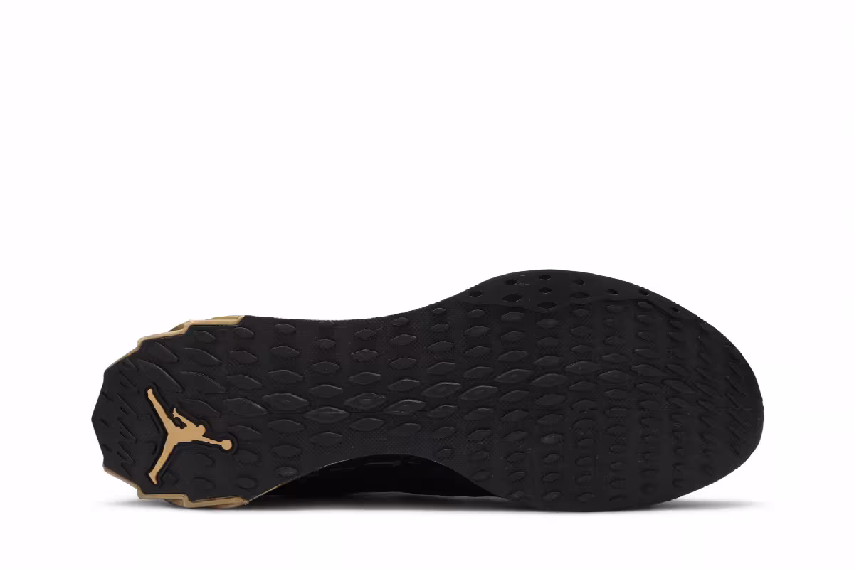 Air Jordan Zoom Trunner Ultimate Black Metallic Gold, view 5