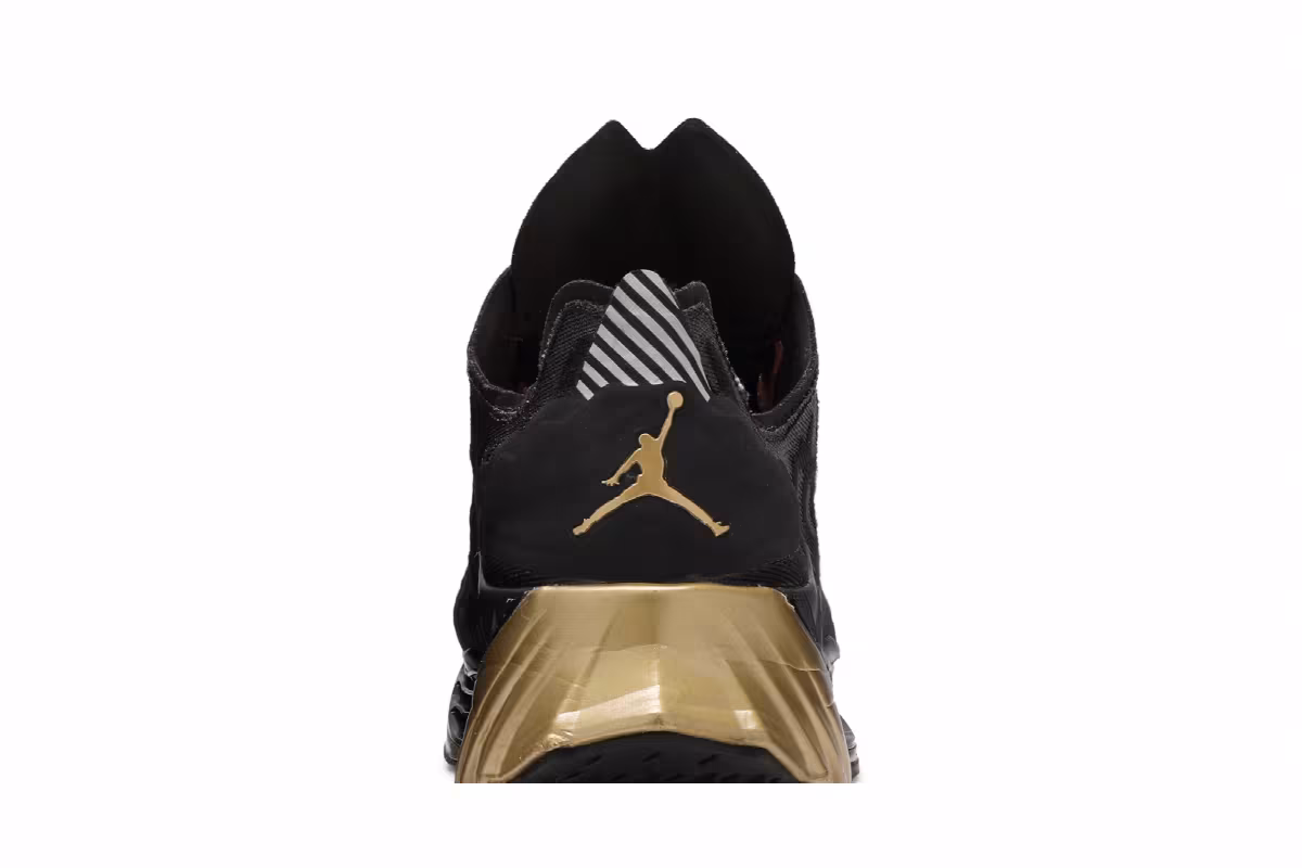 Air Jordan Zoom Trunner Ultimate Black Metallic Gold, view 8