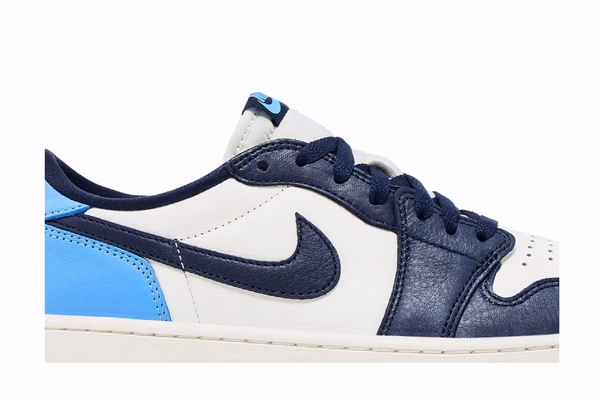 Air Jordan 1 Low OG Obsidian UNC, view 3