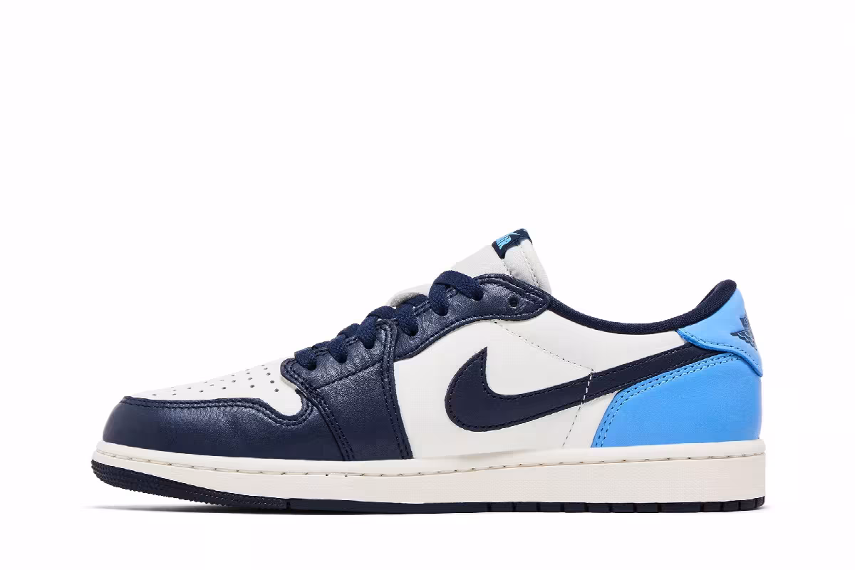 Air Jordan 1 Low OG Obsidian UNC, view 4