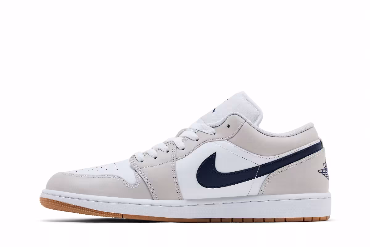 Air Jordan 1 Low Georgetown, view 4