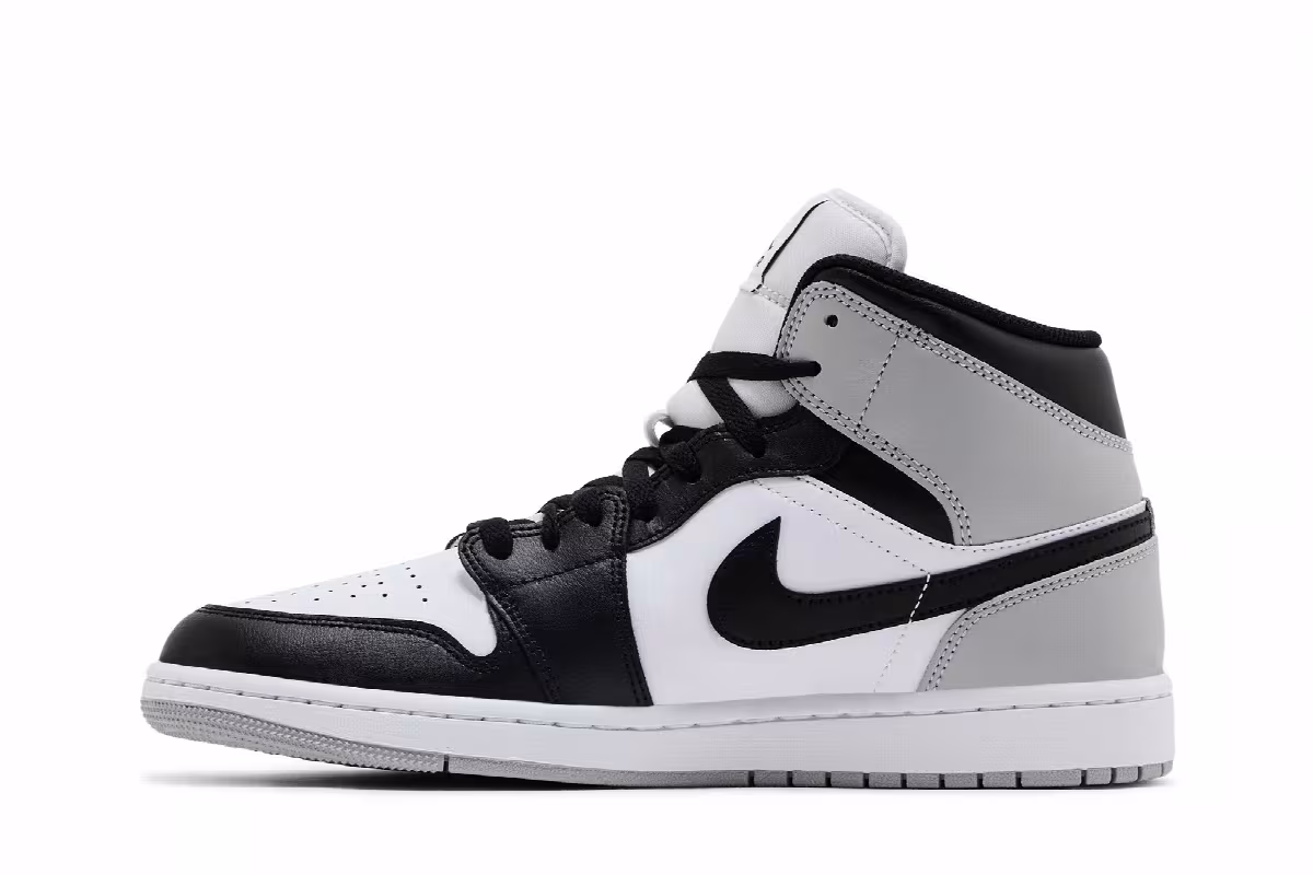 Air Jordan 1 Mid Barons, view 4